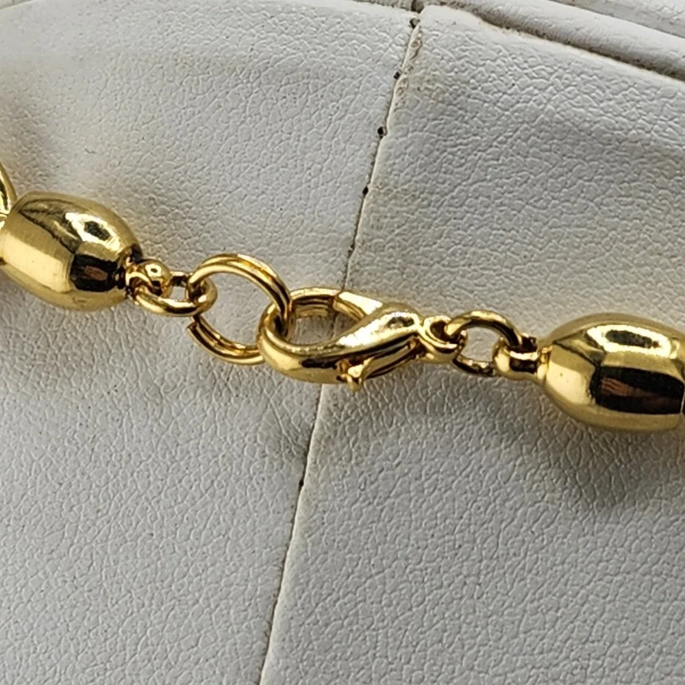 vintage faux pearl surrounded‎ by gold tone chain link 23.5